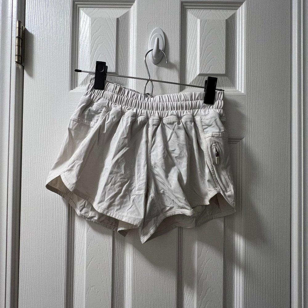 Lululemon Tracker Short, White, Size 4